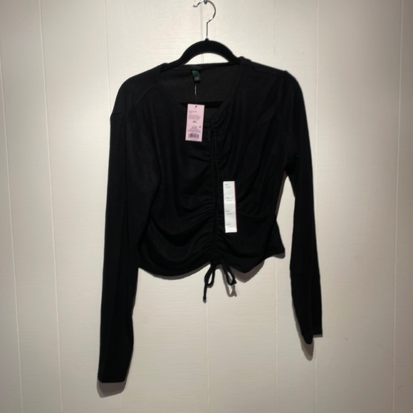 Black Long Sleeve Crop Top - Picture 1 of 4